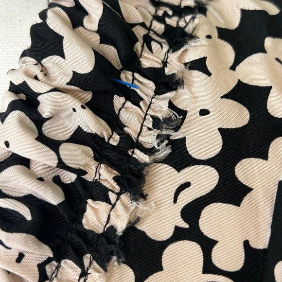 Marc Jacobs silk short sleeve floral print black cream/pink blouse  size 4 - Picture 3 of 10